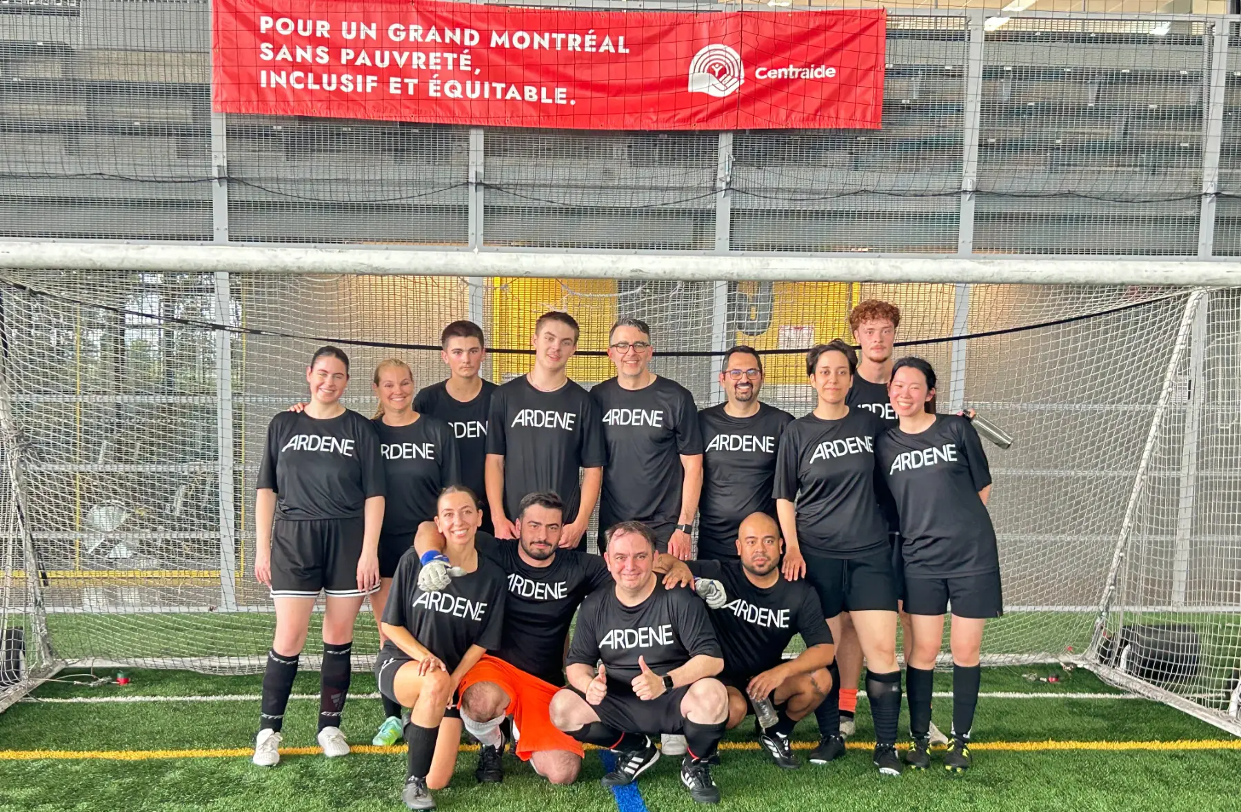 Léquipe de soccer Ardene soutient un tournoi caritatif  / Ardene’s soccer team supports charity tournament