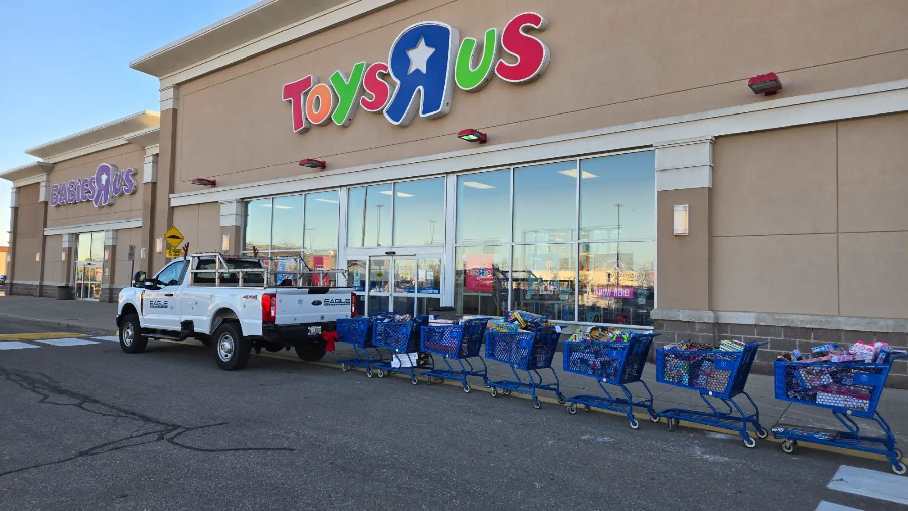 Giving Back - Santas Sleigh off to the CP24 CHUM Christmas Wish