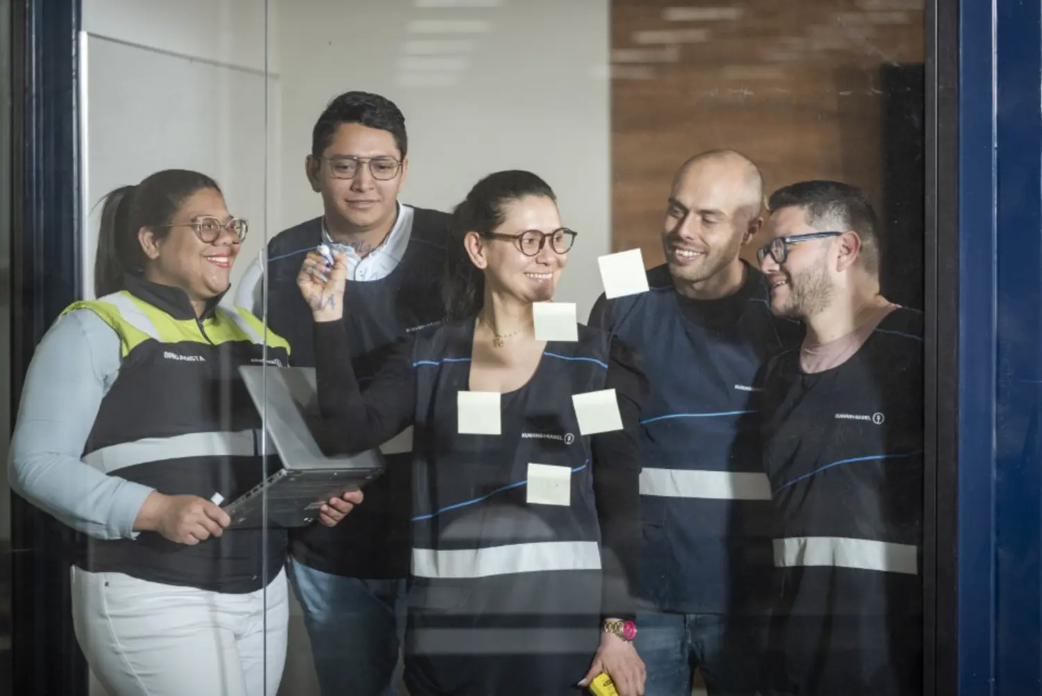 Operational Team Meeting to foster teamwork, exchange ideas and find customer solutions.