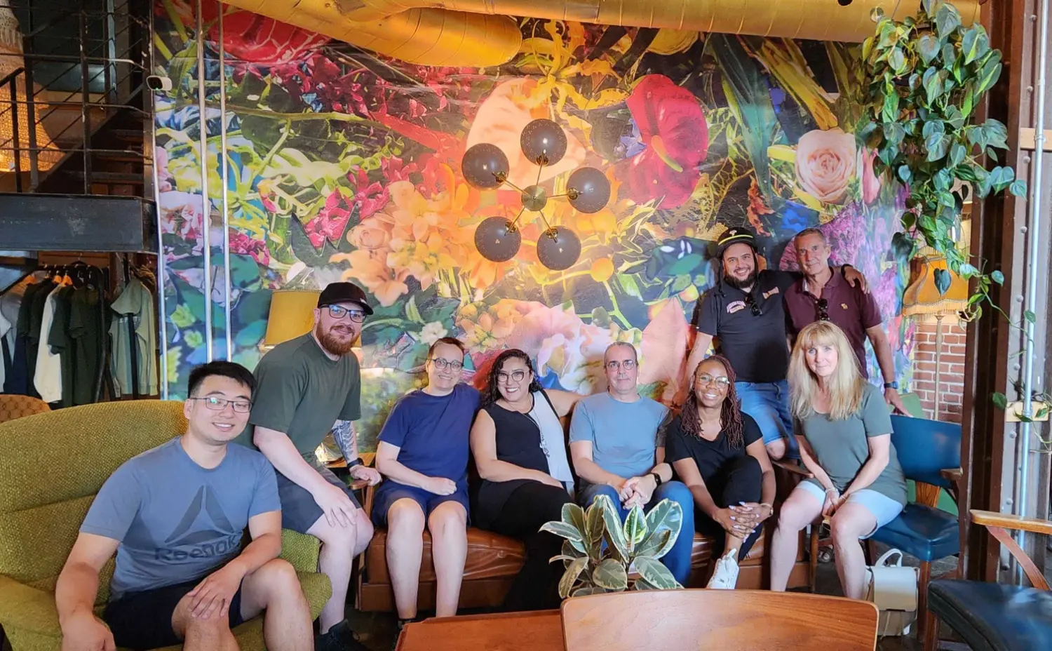 A good summer catch-up for the Montreal crew, full of laughs and stories.