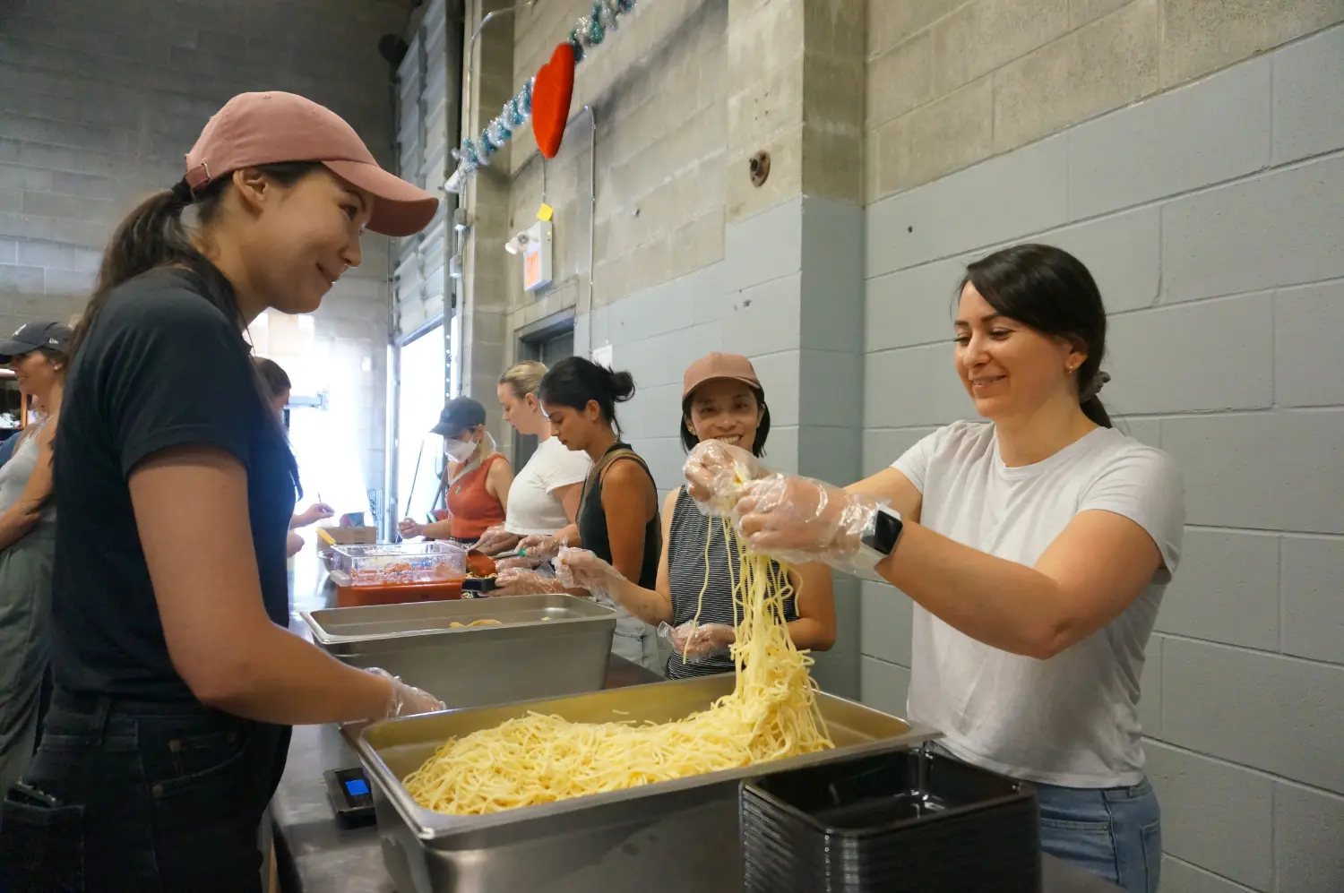 Thinkers using their Volunteer days to give back to their community!