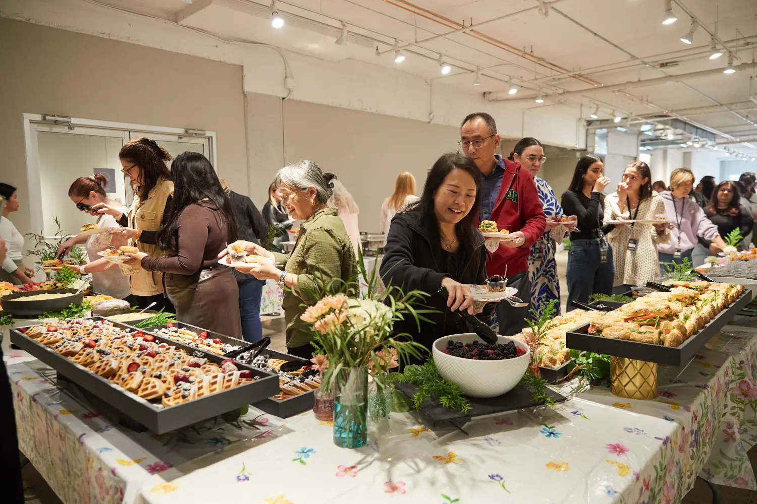 Célébrer le cœur de tout cela - les mères Celebrating the Heart of It All – Moms