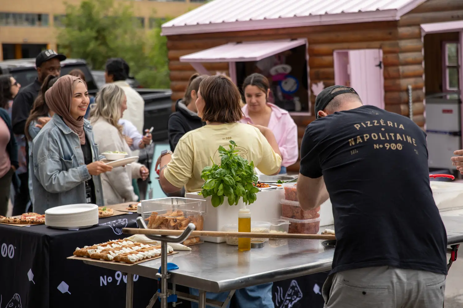 Notre BBQ estival annuel a été un succès! Our annual Summer BBQ was a sizzling success!