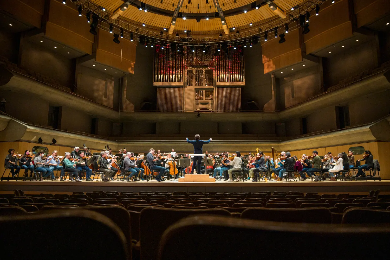 TSO Music Director Gimeno conducts an Orchestra rehearsal at Roy Thomson Hall.