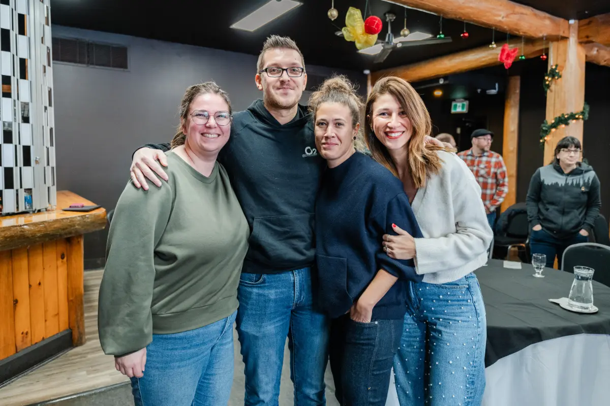 Un groupe tissé serré.