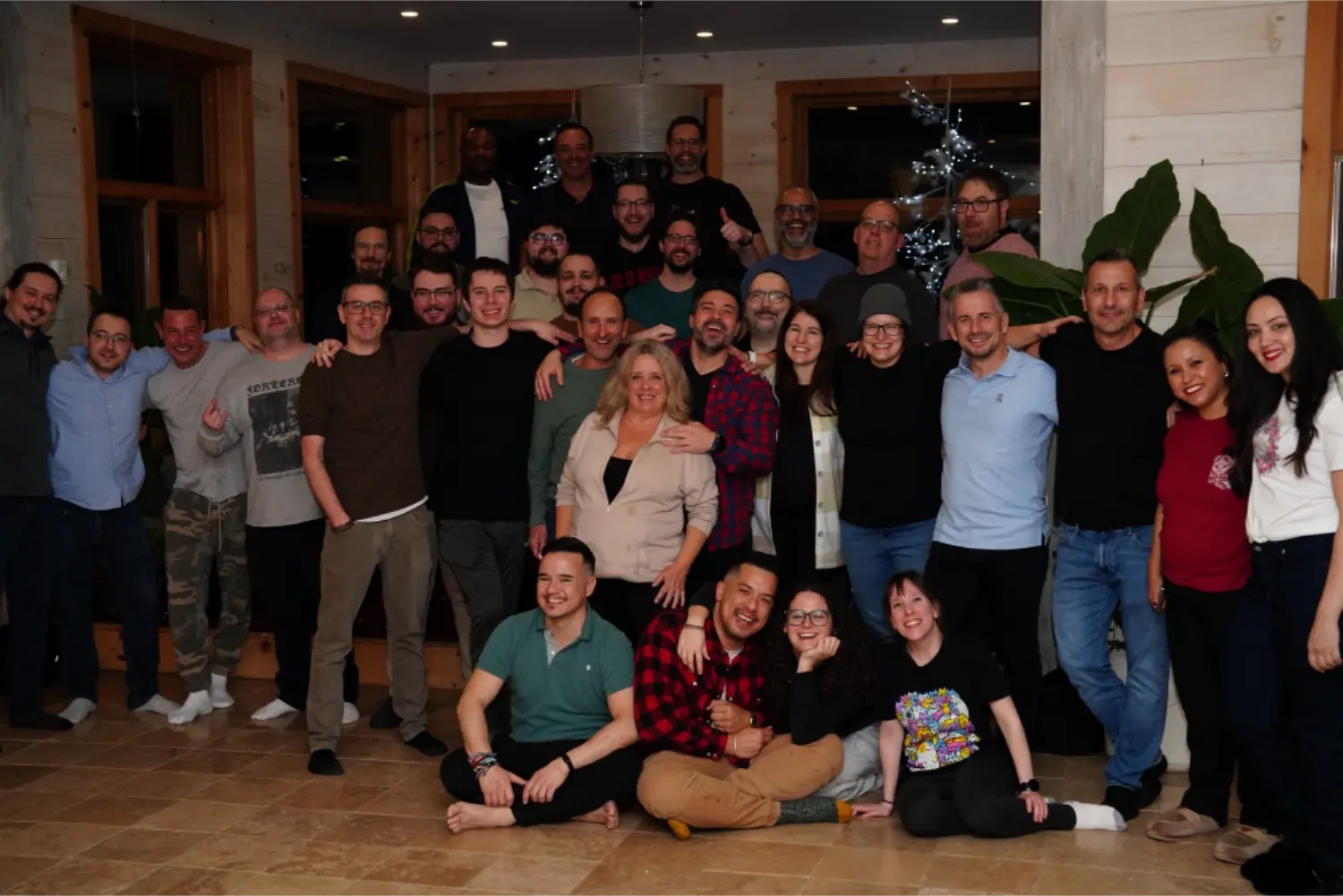 Une grande partie de l'équipe rassemblée pour notre party du temps des fêtes!