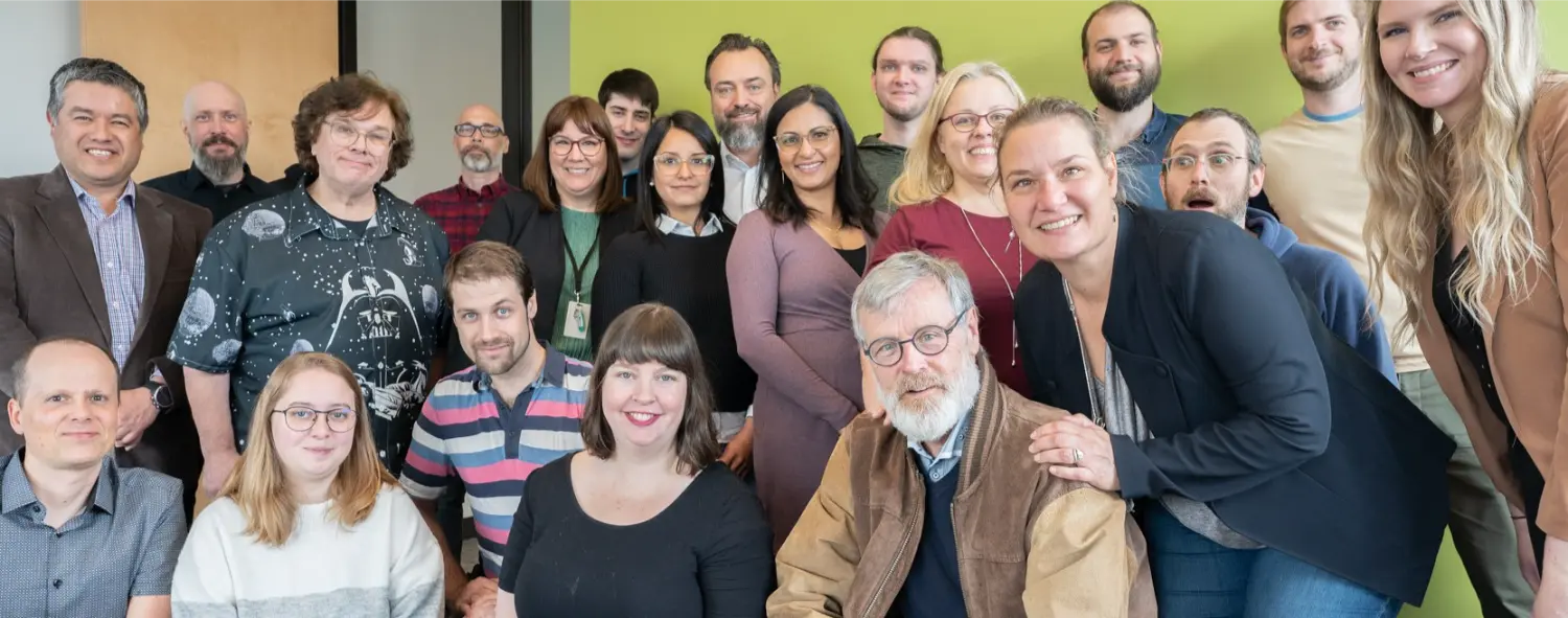 Employees-team-picture-at-the-office.