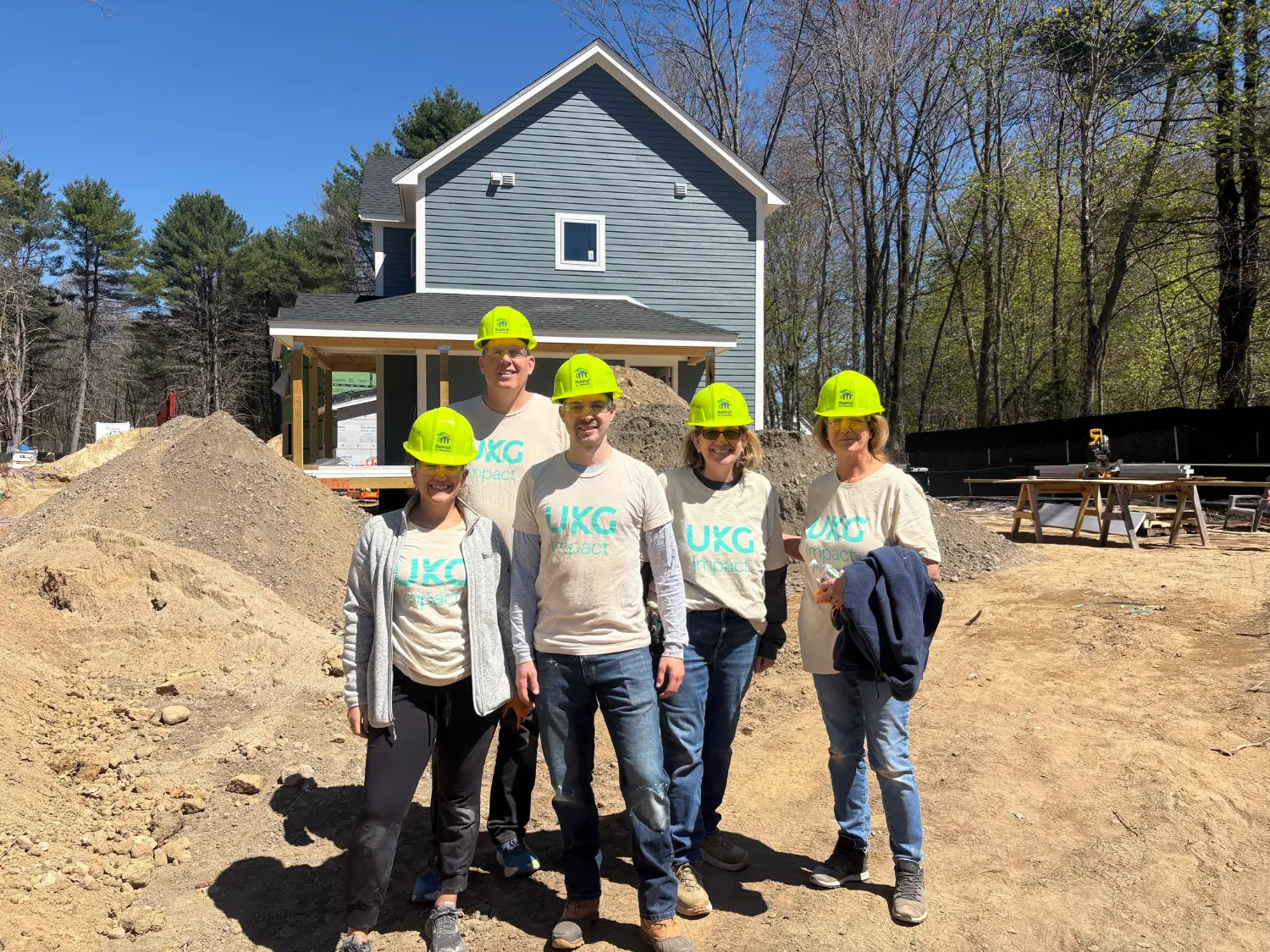 During Global Paty It Forward Week of Service, employees came together to strengthen the communities where we live.